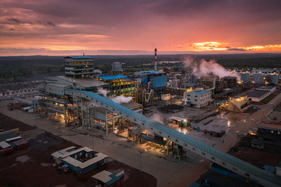 刚果冶炼厂的晨光