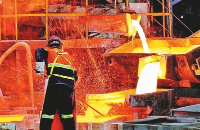 紫金铜业首批阴极铜下线